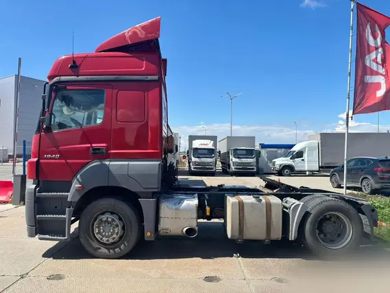 Седельный тягач Mercedes-Benz Axor 2013 года б/у фото 4