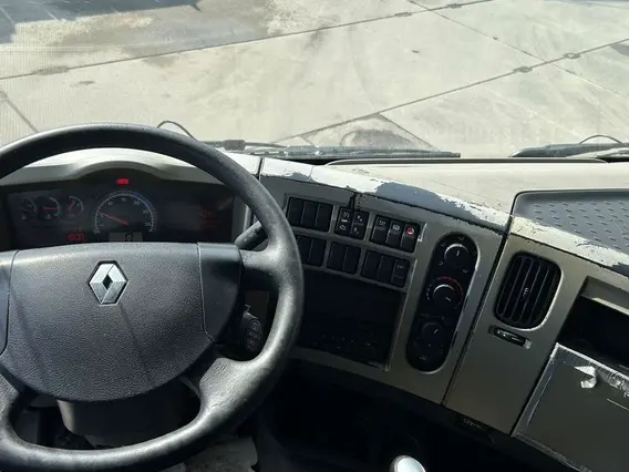 Тягач Renault Premium 2011 года б/у фото 17