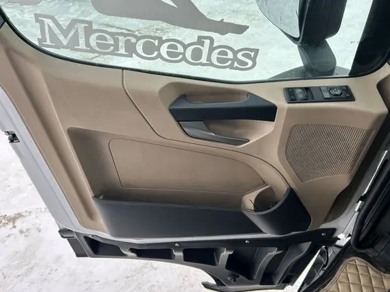 Тягач Mercedes-Benz Actros 2023 года б/у фото 23