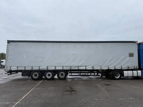 Шторный полуприцеп Schmitz Cargobull SCB S3T 2018 года б/у фото 3