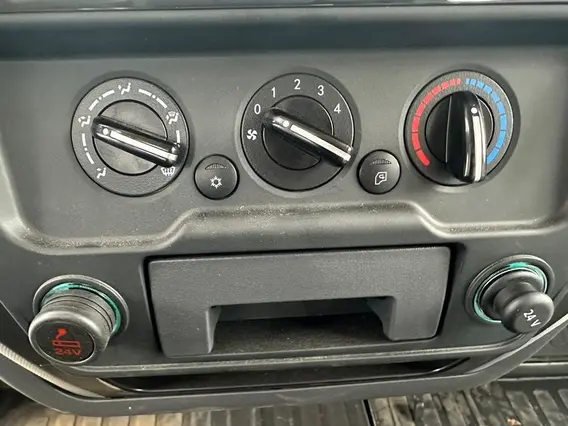Тентованный грузовик Dongfeng С120L 2024 года б/у фото 6