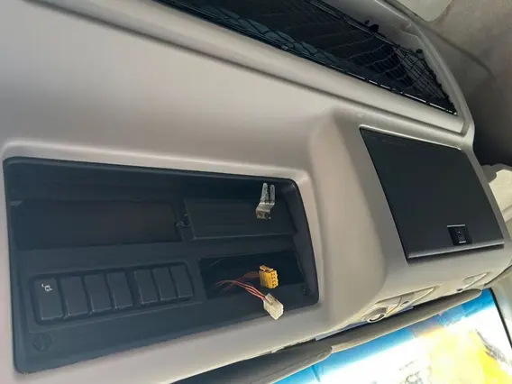 Тягач Renault Premium 2011 года б/у фото 16
