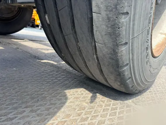 Полуприцеп-контейнеровоз Grunwald 9453-0000010-41 2010 года б/у фото 8