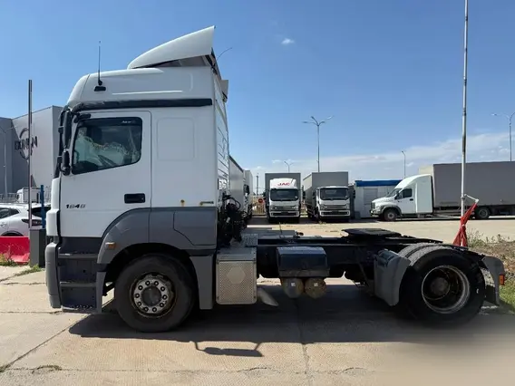 Седельный тягач Mercedes-Benz Axor 2013 года б/у фото 4