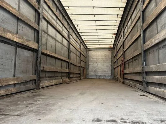 Шторный полуприцеп Schmitz Cargobull SCB S3T 2018 года б/у фото 8