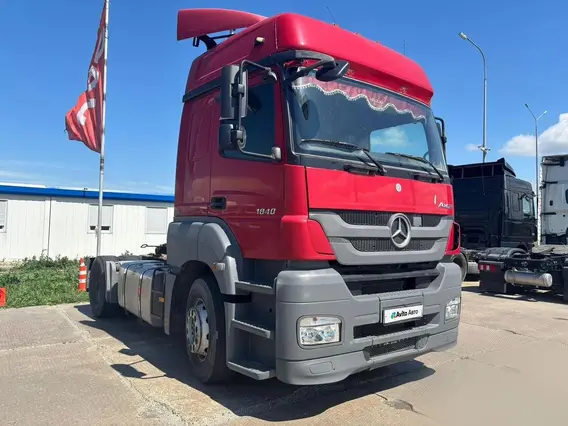 Седельный тягач Mercedes-Benz Axor 2013 года б/у