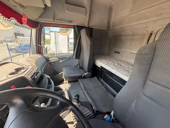 Седельный тягач Mercedes-Benz Axor 2013 года б/у фото 11