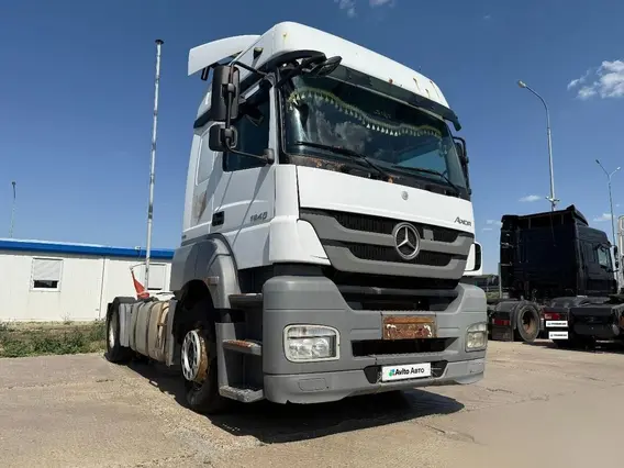 Седельный тягач Mercedes-Benz Axor 2013 года б/у