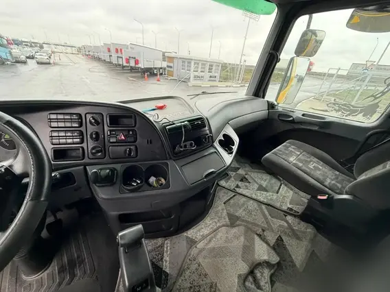 Седельный тягач Mercedes-Benz Actros 2003 года б/у фото 14