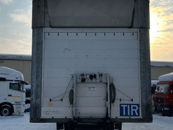 Шторный полуприцеп Schmitz Cargobull S01 2011 года б/у фото 2