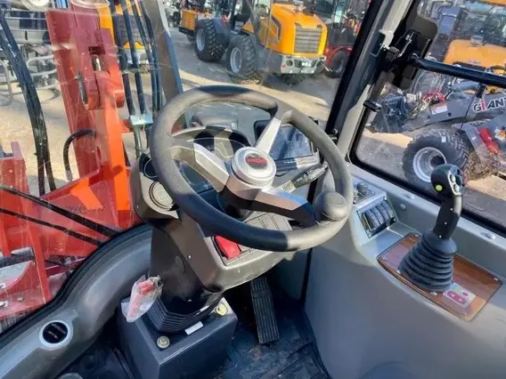 Телескопический погрузчик QUADTRAC WL50T 2025 года новый фото 10
