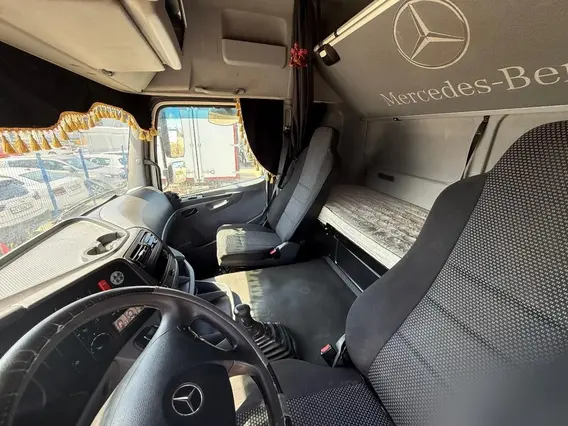 Седельный тягач Mercedes-Benz Axor 2013 года б/у фото 11