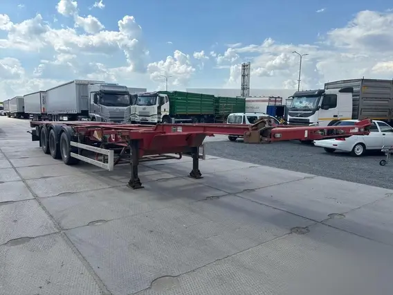 Полуприцеп-контейнеровоз Grunwald 9453-0000010-41 2010 года б/у