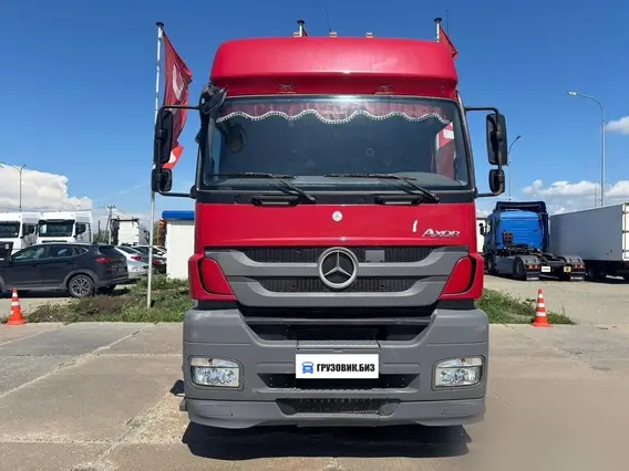 Седельный тягач Mercedes-Benz Axor 2013 года б/у фото 2