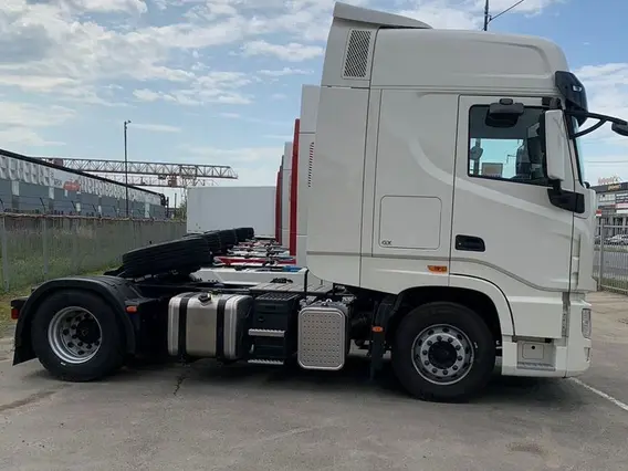 Тягач Dongfeng gx 2024 года б/у фото 4