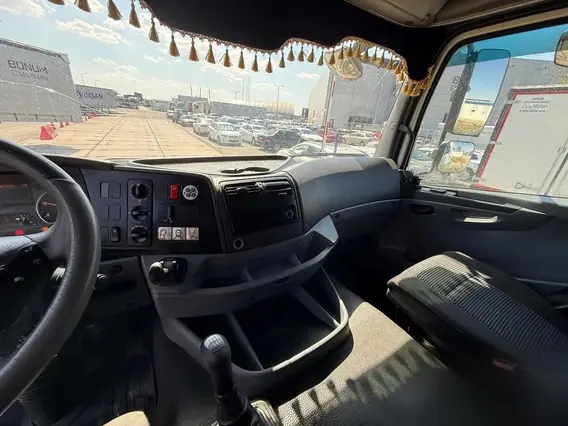 Седельный тягач Mercedes-Benz Axor 2013 года б/у фото 12