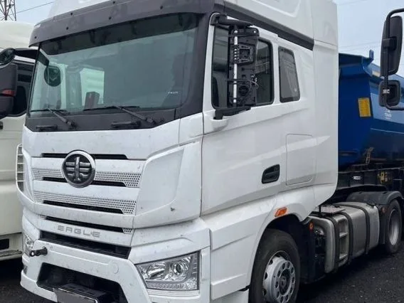 Тягач FAW J7 2023 года б/у