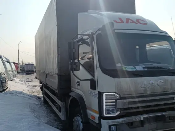 Тентованный грузовик JAC N120L 2024 года б/у фото 2
