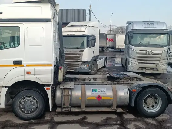Седельный тягач Камаз 5490 2022 года б/у фото 4