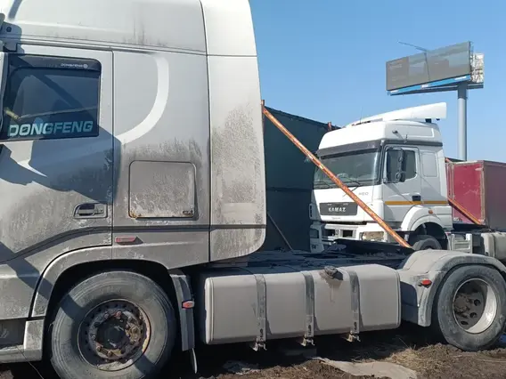 Седельный тягач Dongfeng DFH4180 2023 года б/у