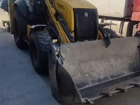 Экскаватор-погрузчик NEW HOLLAND B80B 2022 года б/у