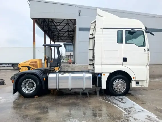 Седельный тягач SITRAK c7h 2023 года б/у фото 8