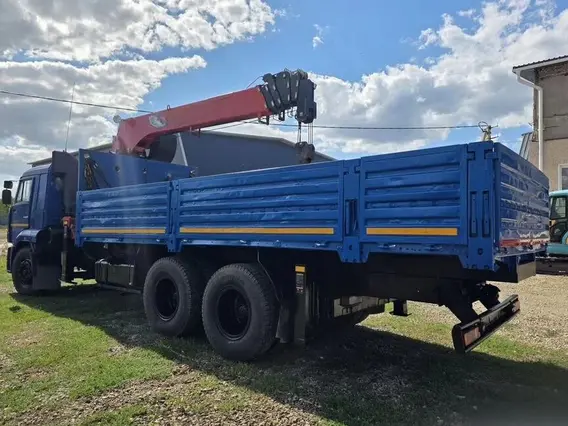 Бортовой грузовик КАМАЗ 65117-62 с КМУ FASSI, 2009 2009 года б/у фото 4