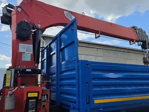 Бортовой грузовик КАМАЗ 65117-62 с КМУ FASSI, 2009 2009 года б/у фото 8