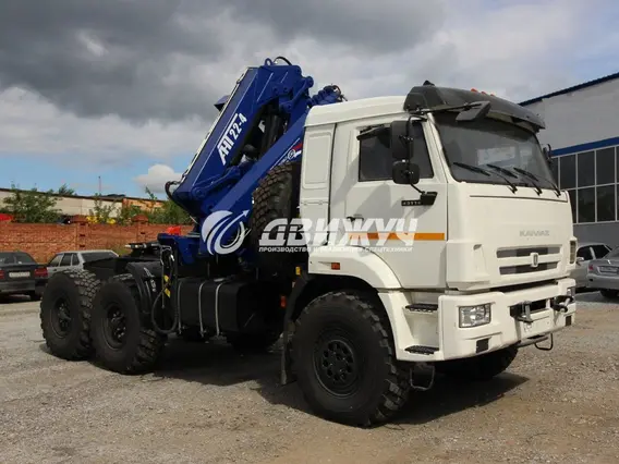 Тягач Камаз 43118  б/у