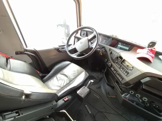 Седельный тягач Volvo FH 2021 года б/у фото 11