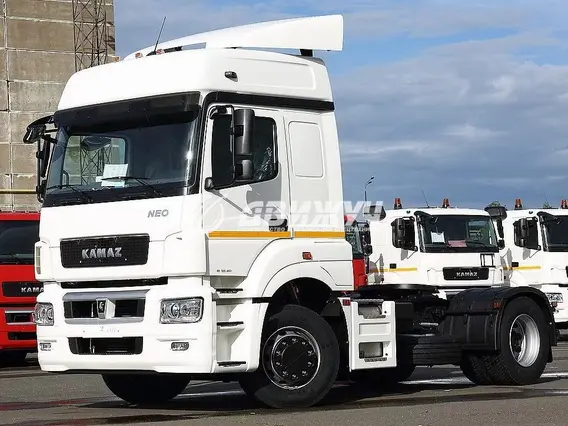 Тягач Камаз 5490  б/у