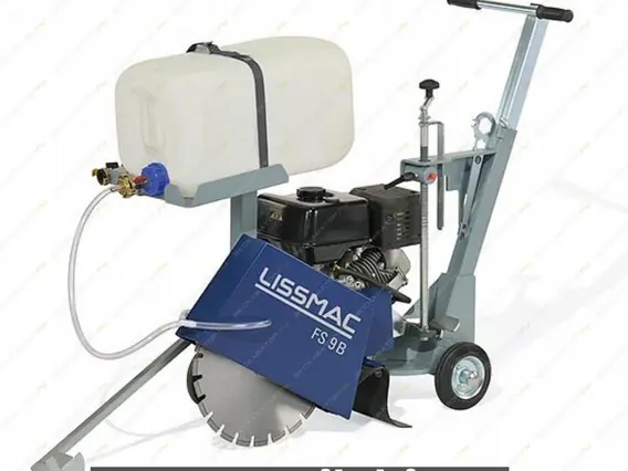 Дорожная техника LISSMAC FS 11 2016 года б/у