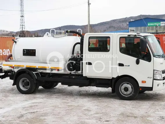 Вакуумная автоцистерна HINO 300 2026 года новый фото 3