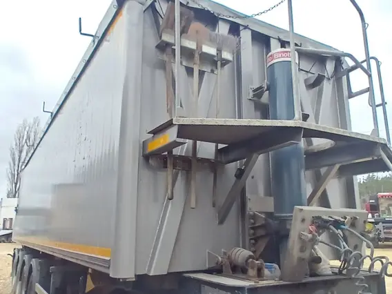 Самосвальный полуприцеп Bodex KIS 4WA1 2023 года б/у