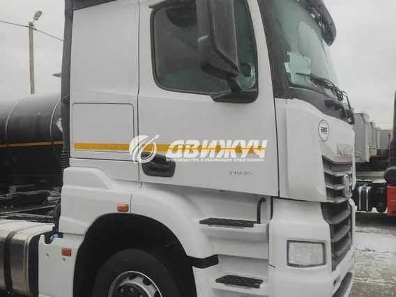 Тягач Камаз 5490  б/у