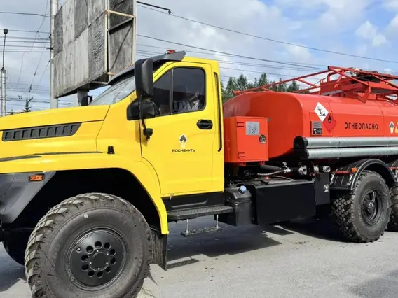 Автотопливозаправщик Урал NEXT 4320-72Е5 Таганай-Авто АТЗ-10 2026 года новый фото 2