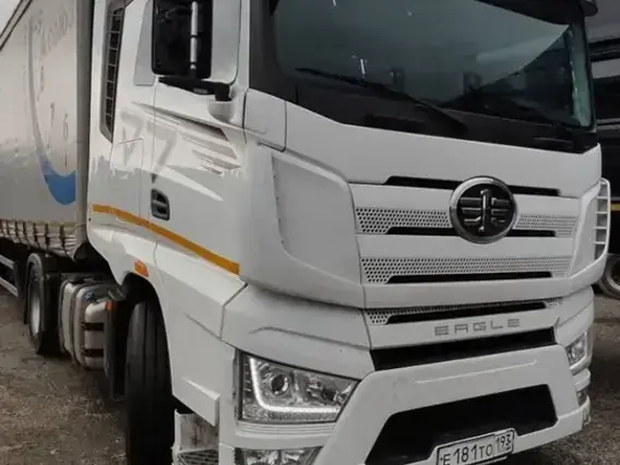 Седельный тягач FAW J7 2023 года б/у