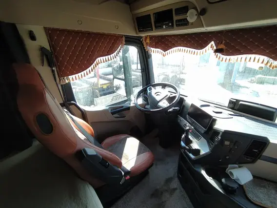 Седельный тягач Mercedes-Benz Actros 2023 года б/у фото 15