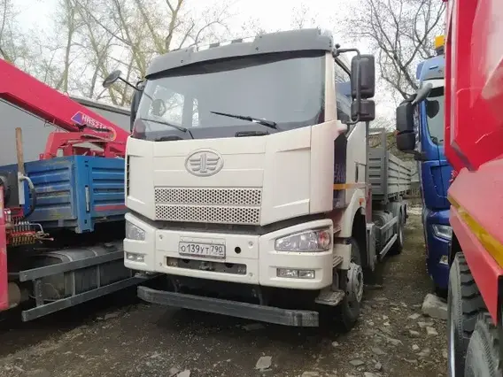 Бортовой с КМУ FAW J6P 2023 года б/у