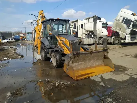 Экскаватор-погрузчик CASE 570 ST 2023 года б/у