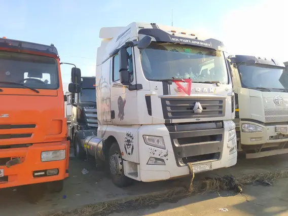 Седельный тягач SITRAK c7h 2023 года б/у