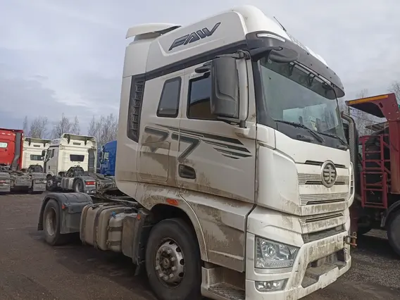 Седельный тягач FAW J7 ADR 2023 года б/у