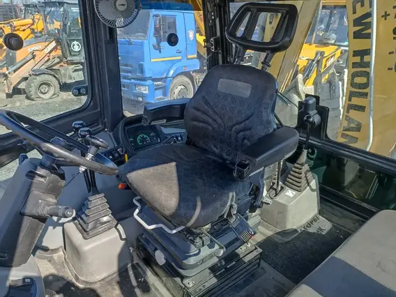 Экскаватор-погрузчик NEW HOLLAND B80B 2022 года б/у фото 11