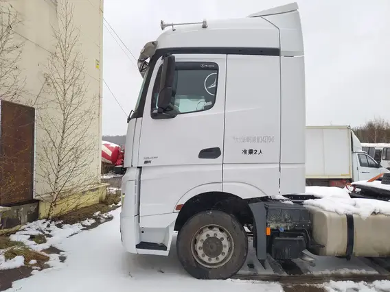 Седельный тягач Mercedes-Benz Actros 2023 года б/у фото 14