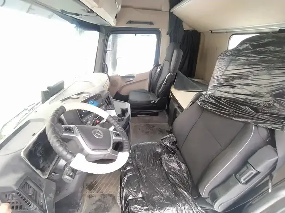 Седельный тягач Mercedes-Benz Actros 2023 года б/у фото 17
