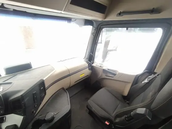 Седельный тягач Mercedes-Benz Actros 2023 года б/у фото 20