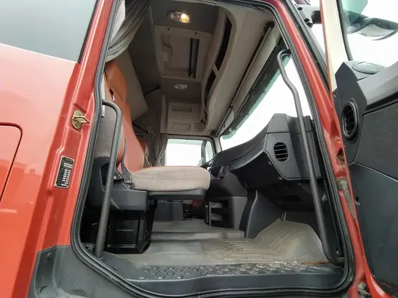 Седельный тягач Foton Auman EST A 2023 года б/у фото 13