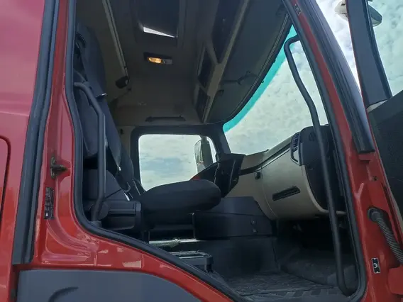 Седельный тягач Mercedes-Benz Actros 2021 года б/у фото 11