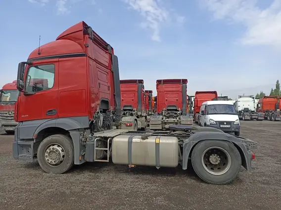 Седельный тягач Mercedes-Benz Actros 2021 года б/у фото 5