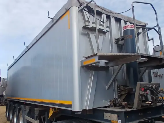 Самосвальный полуприцеп Bodex KIS 4WA1 2023 года б/у фото 2